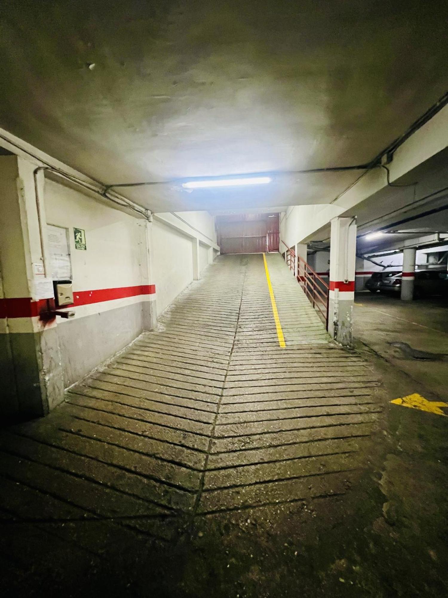 A Orillas Del Pilar Con Parking Сарагоса Екстериор снимка