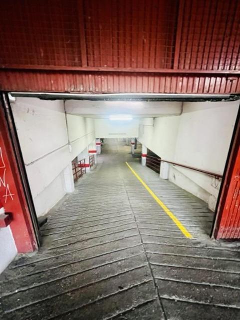 A Orillas Del Pilar Con Parking Сарагоса Екстериор снимка